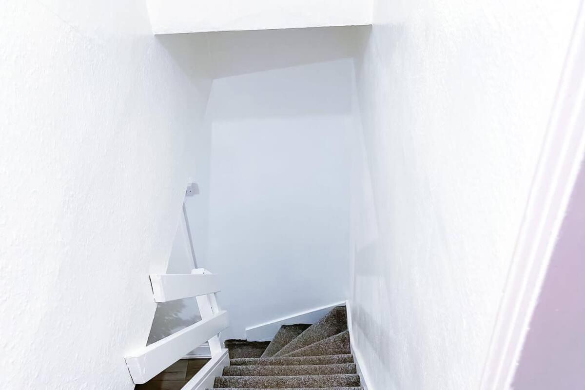 Beautiful 2 Bedroom House - Free Parking - Lt House Leicester Zewnętrze zdjęcie