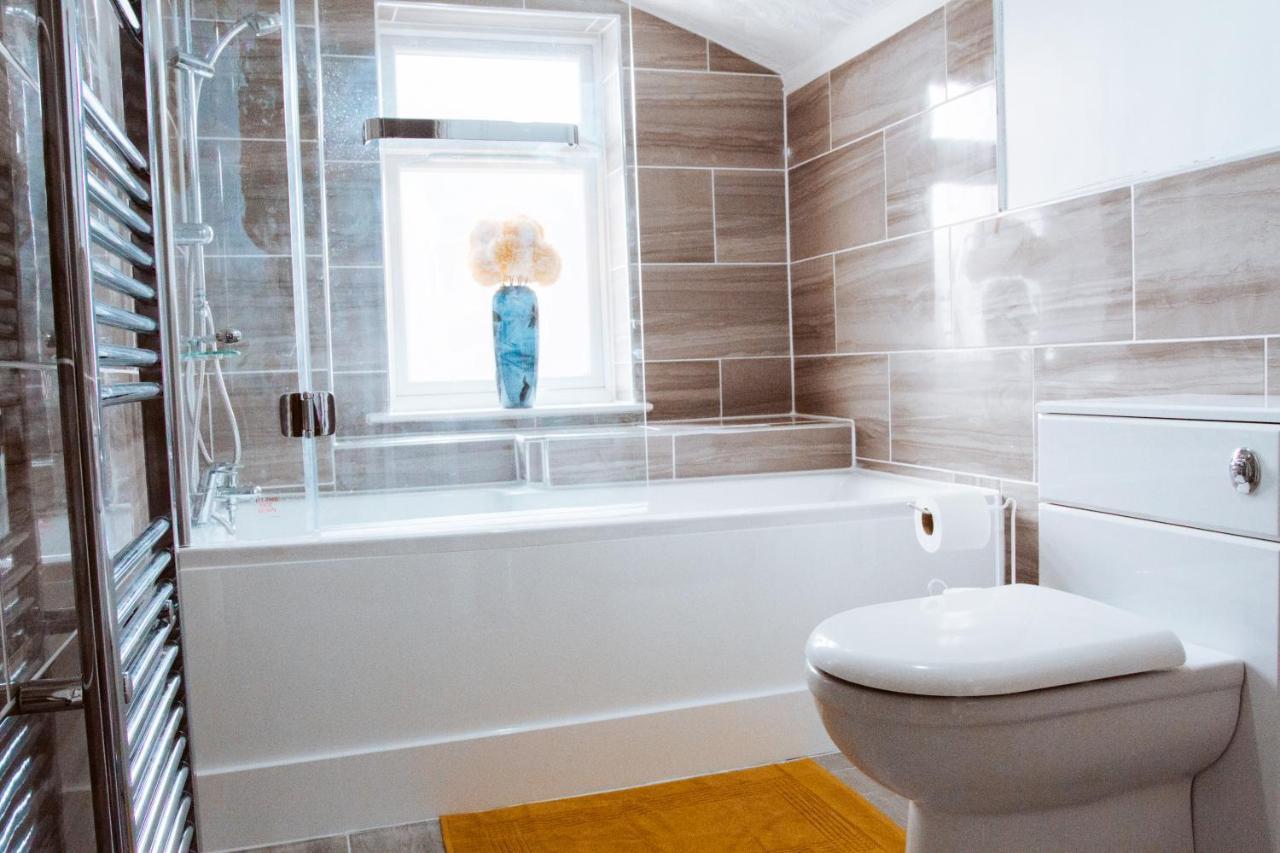Beautiful 2 Bedroom House - Free Parking - Lt House Leicester Zewnętrze zdjęcie