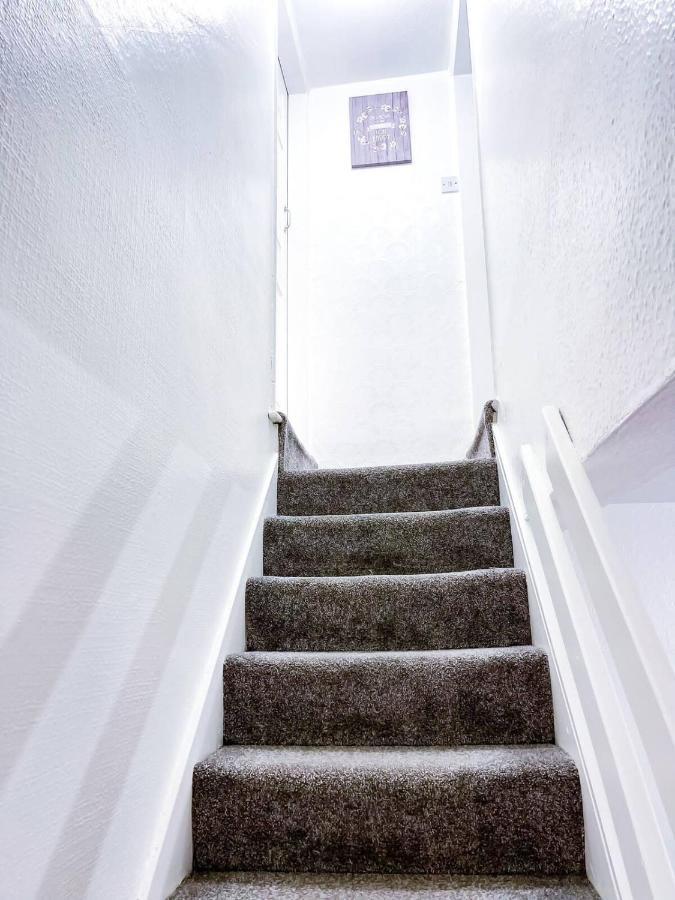 Beautiful 2 Bedroom House - Free Parking - Lt House Leicester Zewnętrze zdjęcie